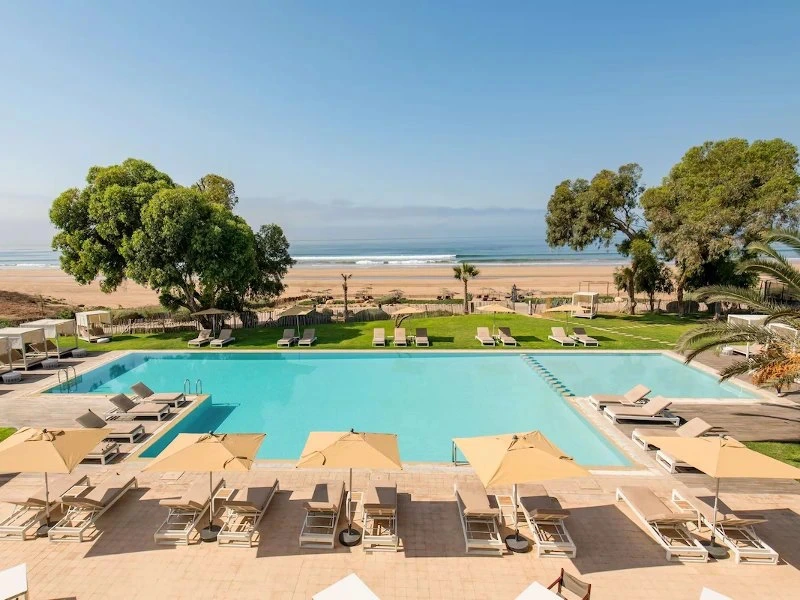 Ausblick auf die Poolanlage in Taghazout in Marokko