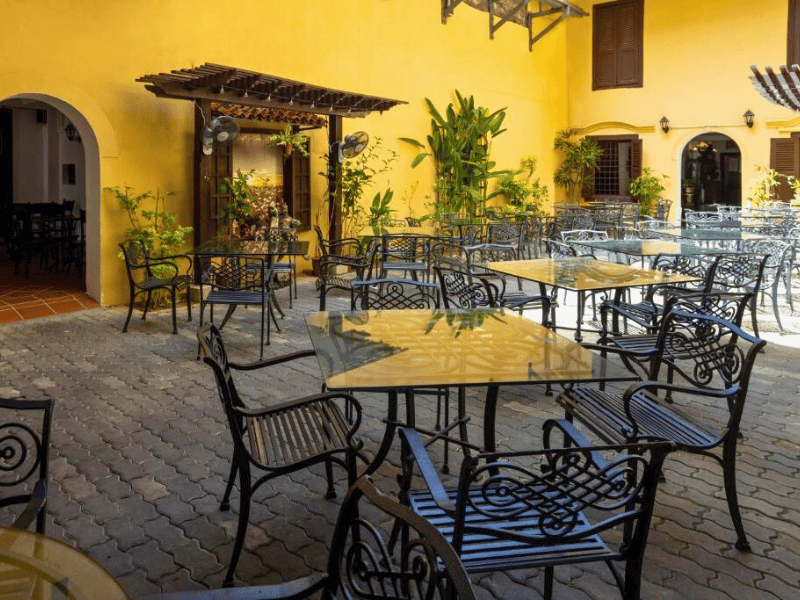 Außenrestaurant im Melaka Hotel, Malaysia