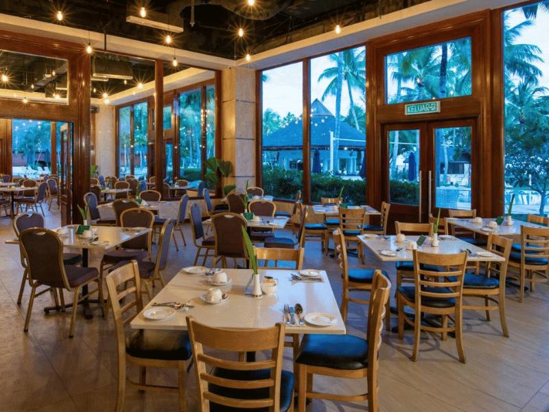 Restaurant im Strandhotel in Kota Kinabalu, Borneo