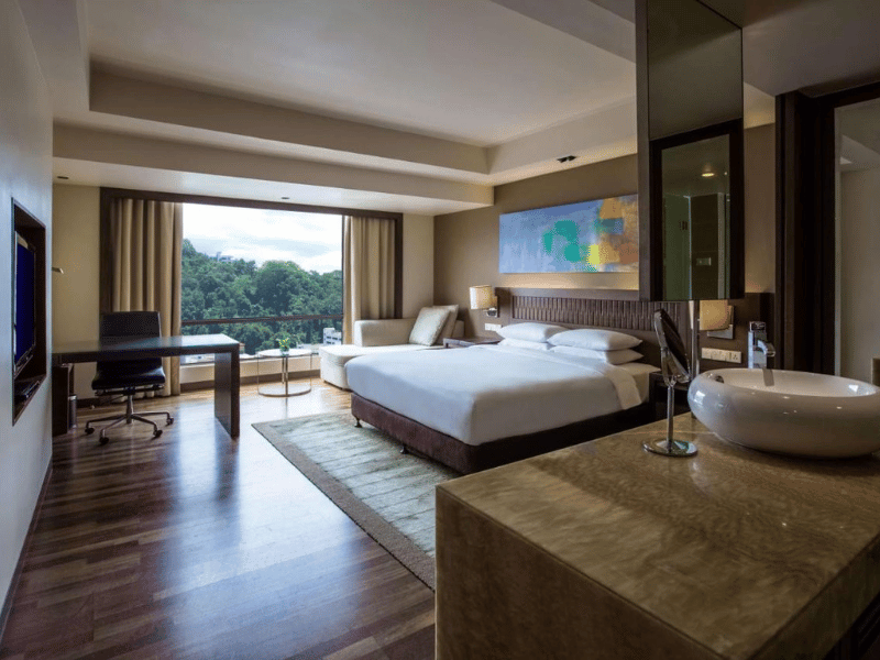 Komfortables Zimmer im Kota Kinabalu Hotel, Borneo