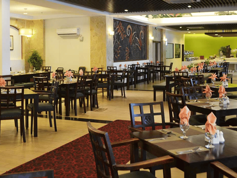 Restaurant im Strandhotel in Kuching, Borneo