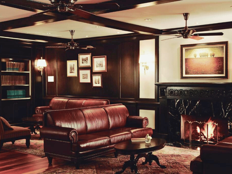 Stilvolle Lobby im Hotel in den Cameron Highlands, Malaysia