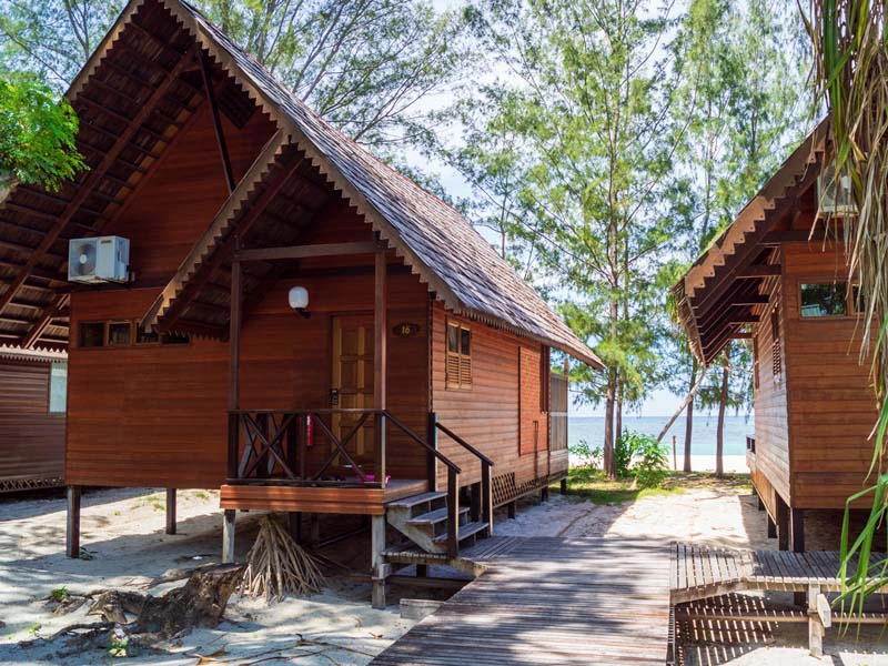 Bungalow am Strand auf Lankayan, Borneo