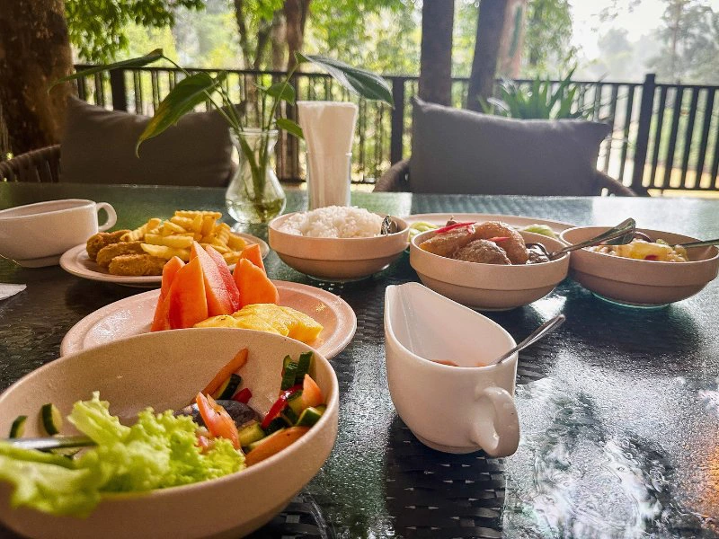 Lunch im Endau Rompin Nationalpark, Malaysia