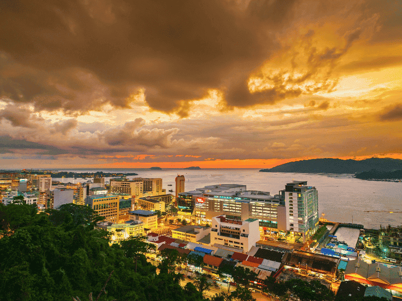 Kota Kinabalu bei Sonnenuntergang