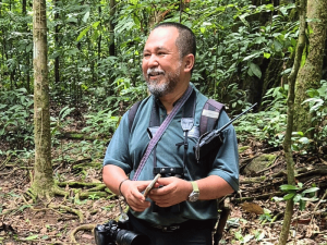 Guide im Ulu Mudu Forest Reserve, Malaysia