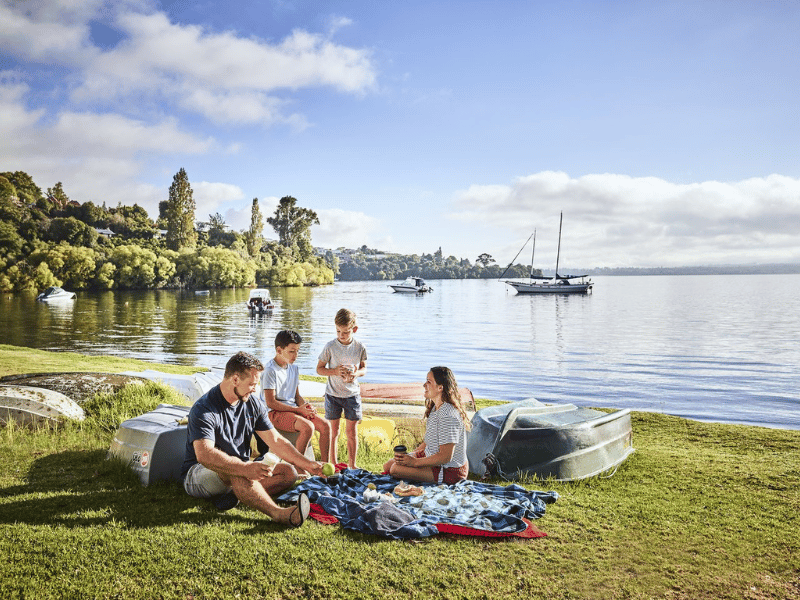 Familie am Lake Taupo