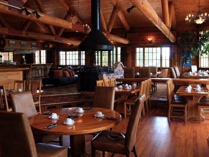 Restaurant der Unterkunft im Tongariro Nationalpark, Gruppenreise Neuseeland