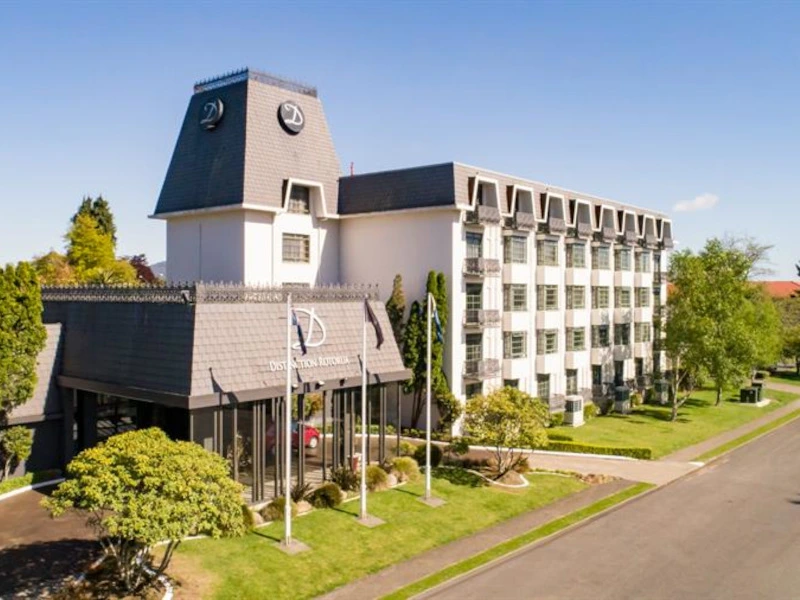 Die Außenansicht des Hotels in Rotorua, Gruppenreise Neuseeland