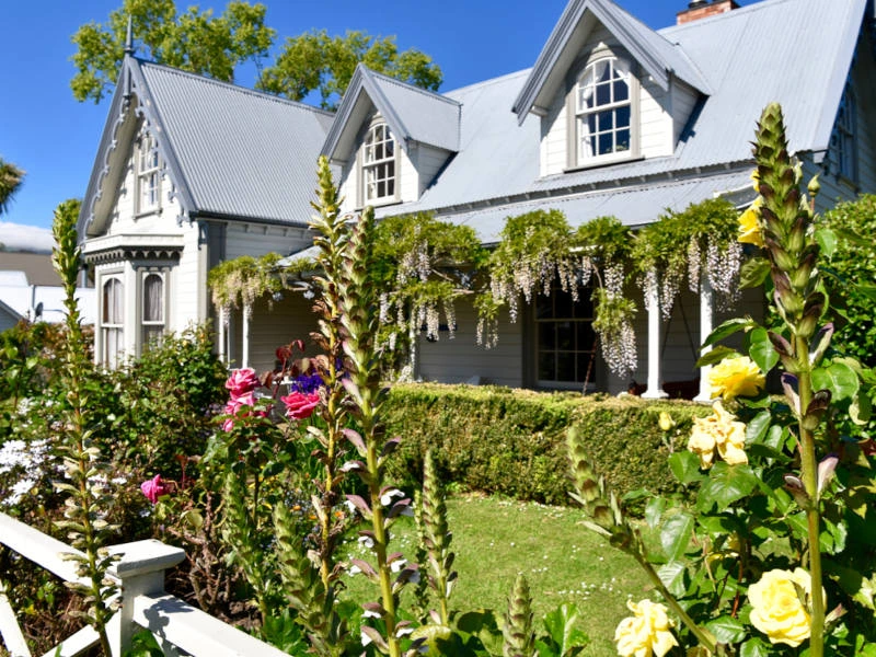 Außenansicht des Bed&Breakfast in Akaroa in Neuseeland