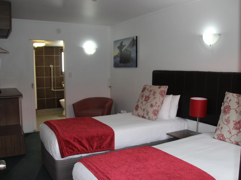 Twin-Bed-Zimmer im Hotel im Tongariro Nationalpark, Neuseeland