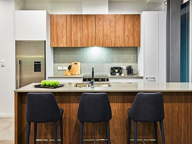 Gemütliche Küche im Familienapartment in Auckland, Neuseeland