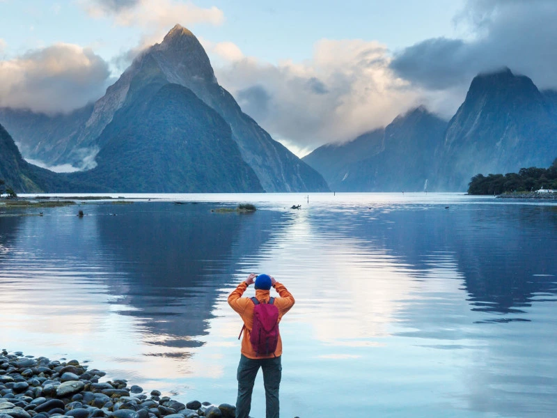 Mann in Neuseeland macht ein Foto