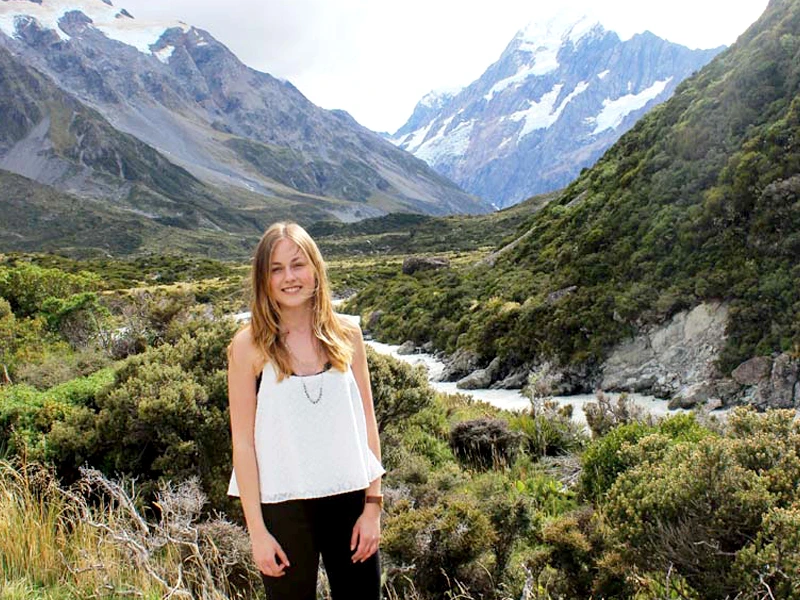 Reisende am Milford-Sound