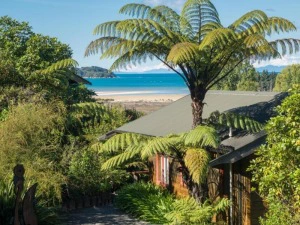 Ocean View Chalet Marahau