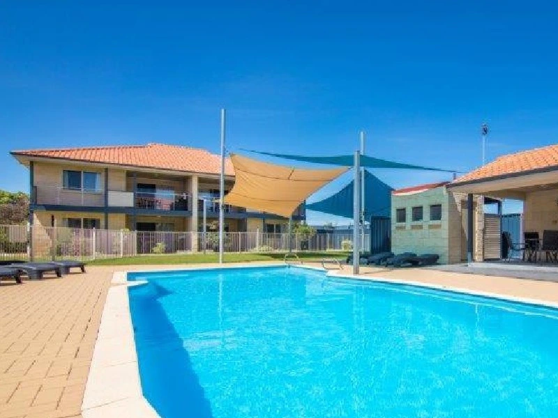 Pool in Cervantes