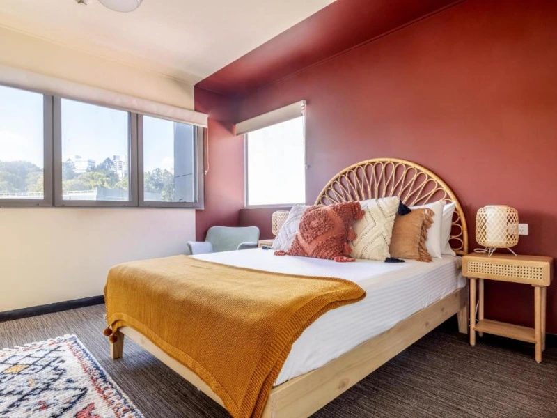 Farbenfrohes Hotelzimmer in Brisbane, Australien