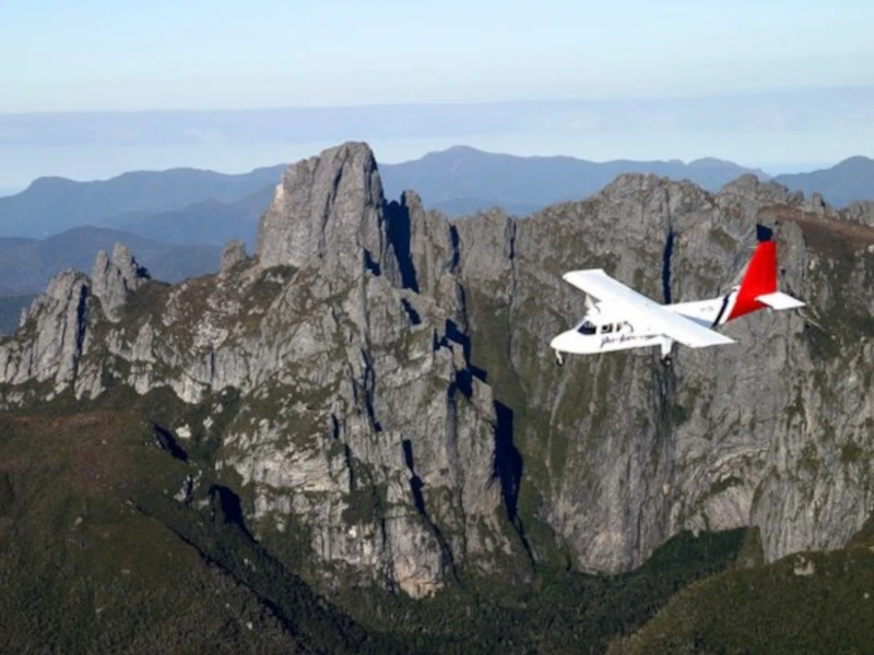 Mit dem Flugzeug in die Wildnis