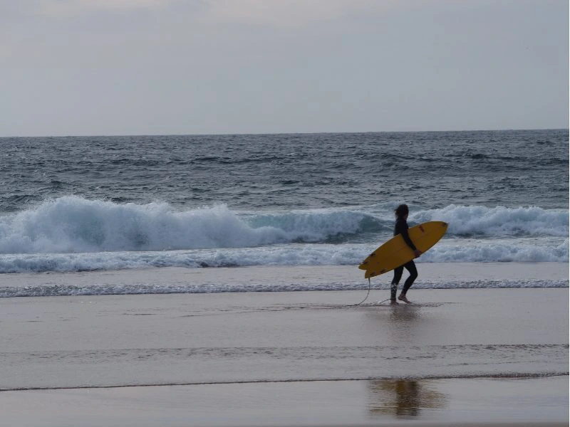 Surfer am Strand