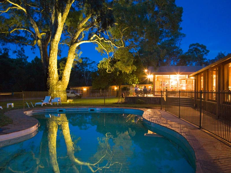 Erfrischender Hotelpool, Wilpena Pound Australien.