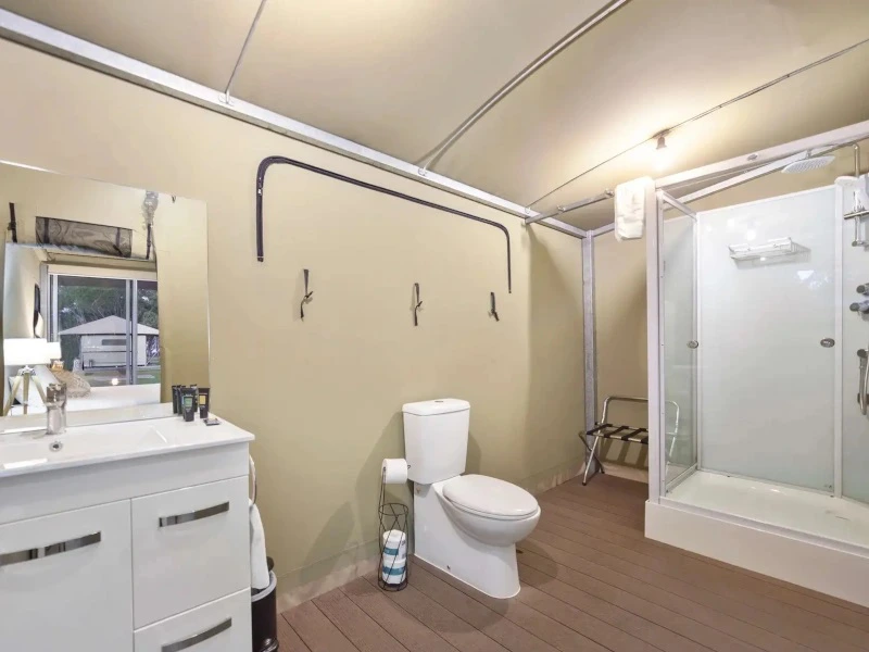 Australië Noosa glampingtent badkamer