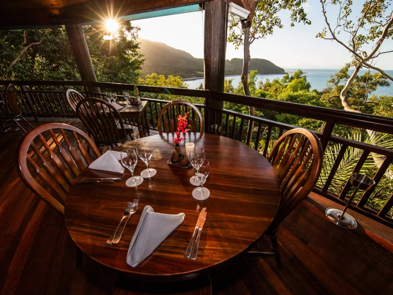 Restaurant mit Meerblick