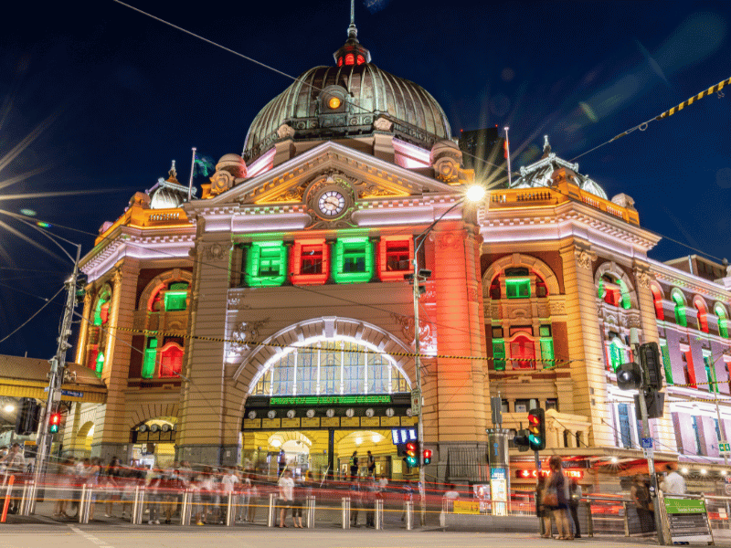 Beleuchtetes Gebäude in Melbourne