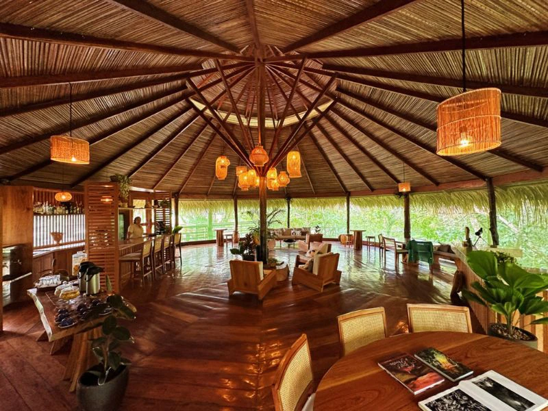 Lounge in der Amazon Lodge in Brasilien