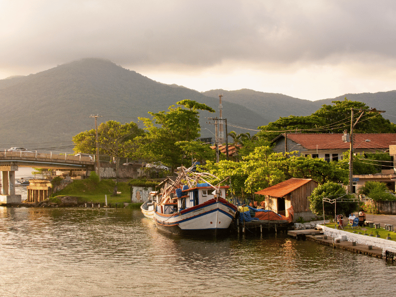 Schiffe im Hafen von Florianopolis, Brasilien