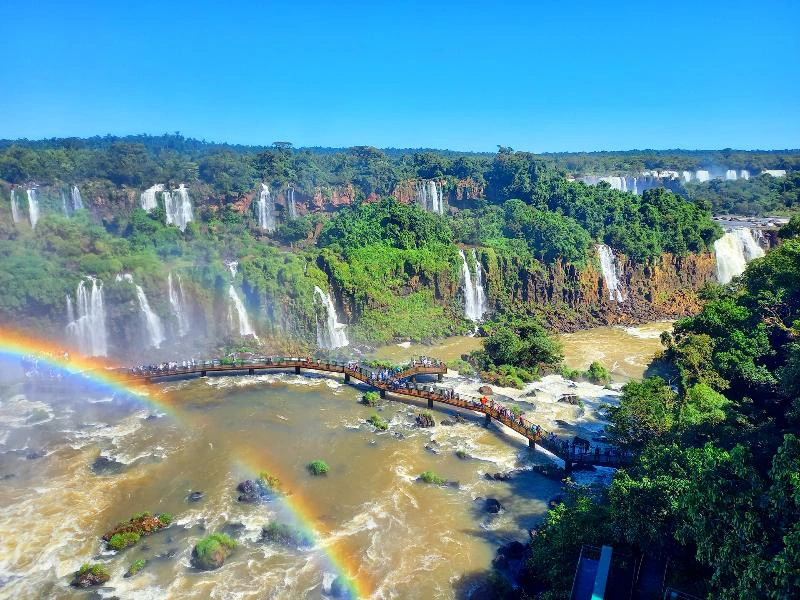 Wasserfaelle in Iguazu in Brasilien