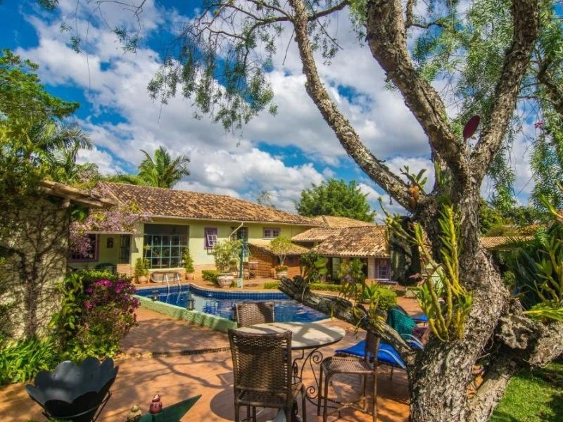 Poollandschaft im Hotel in Tiradentes in Brasilien