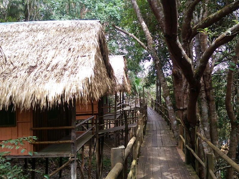 Bungalows in der Amazonas Lodge in Brasilien