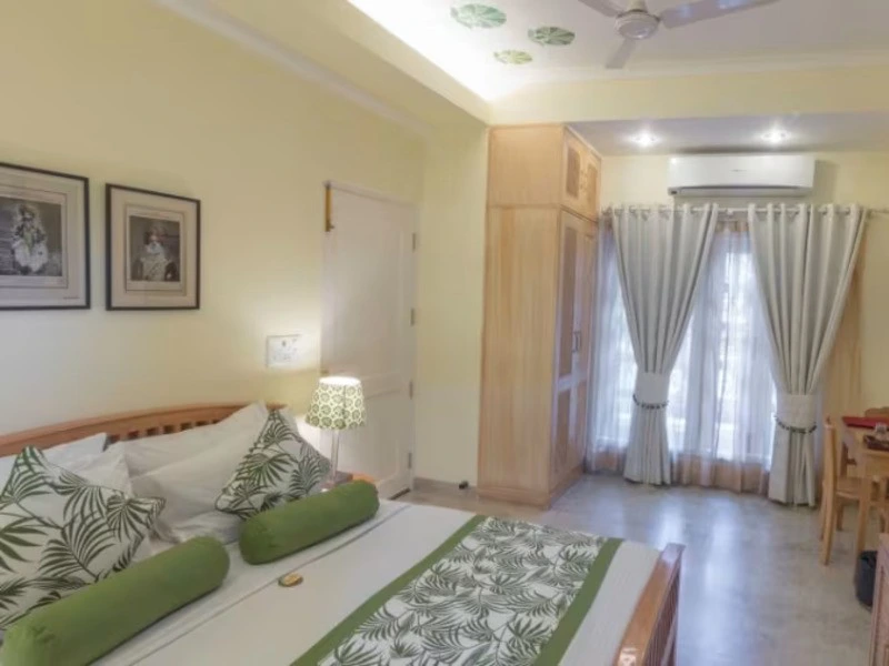 Zimmer im komfortablen Hotel in Jaipur, Indien