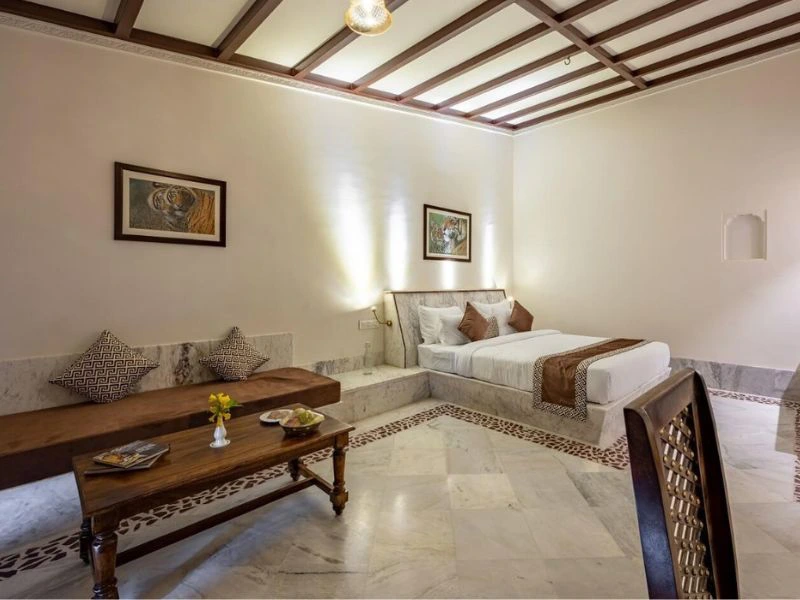 Zimmer im komfortablen Hotel im Ranthambore Nationalpark, Indien