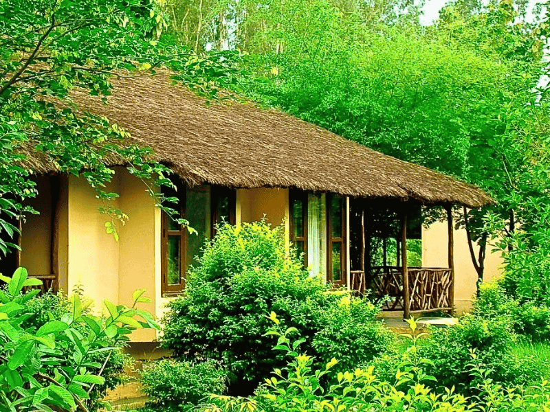 Bungalow der komfortablen Unterkunft im Corbett Nationalpark, Indien