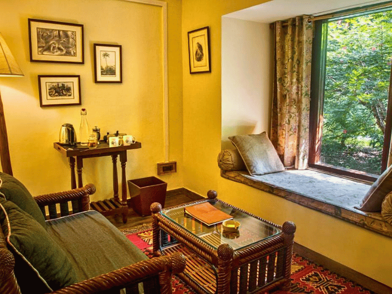Zimmer der komfortablen Unterkunft im Corbett Nationalpark, Indien