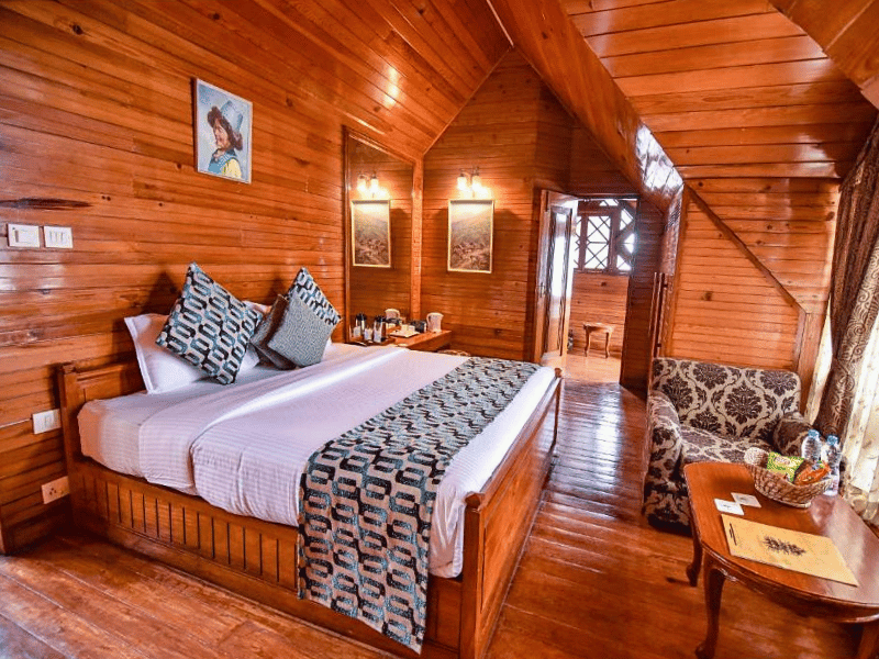 Gemütliches Hotelzimmer in Darjeeling, Indien