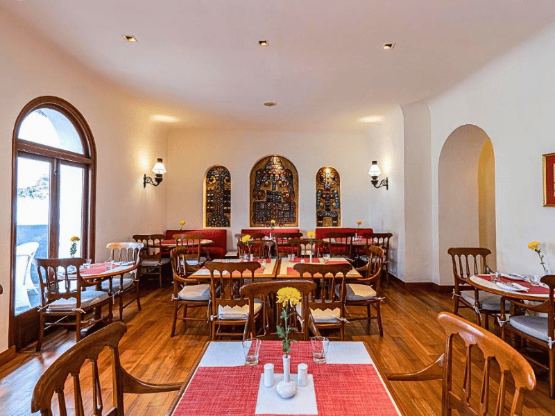 Restaurant im Komforthotel in Delhi, Indien
