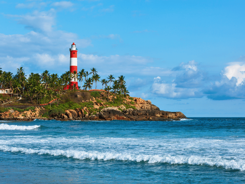 Küste und Leuchtturm in Kovalam