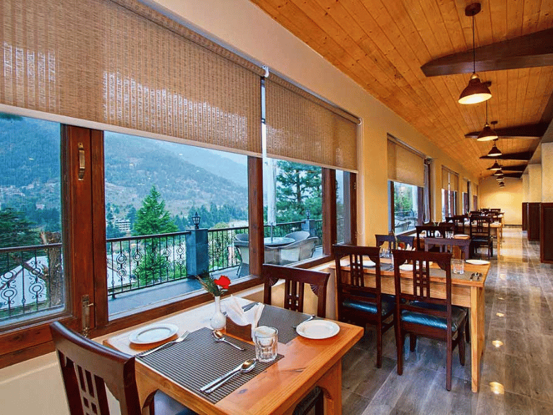 Restaurant im Hotel in Manali, Indien