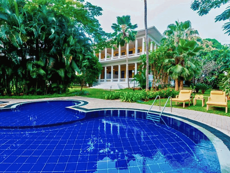 Komfortables Hotel mit Pool in Mysore, Indien