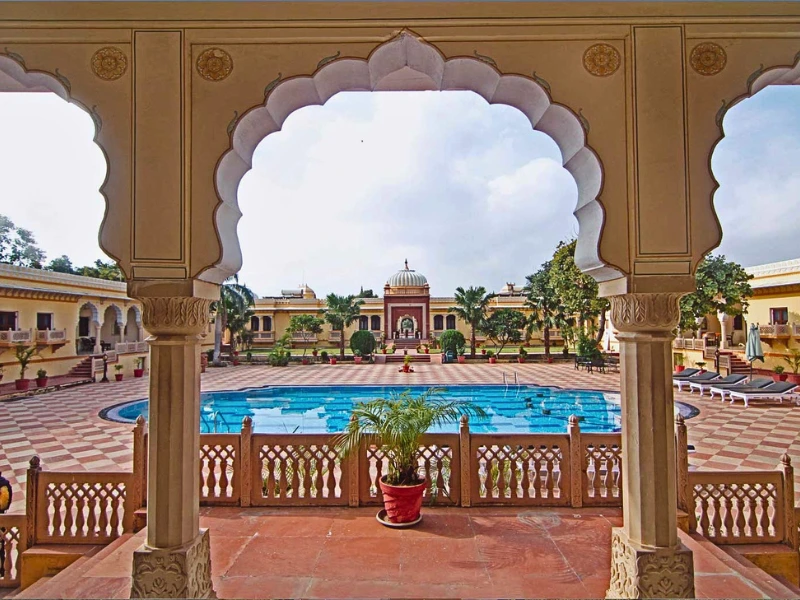 Hotelpool in Orchha, Indien