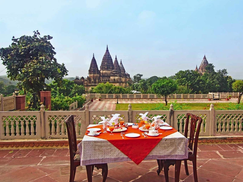 Restaurant mit Ausblick im Orchha Hotel, Indien