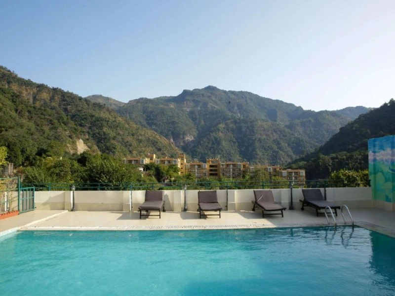 Hotelpool in Rishikesh in Indien