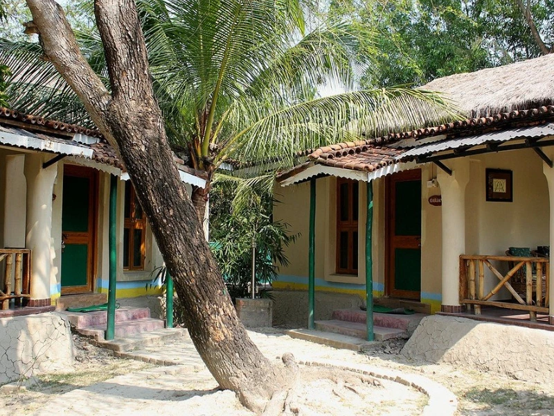 Bungalow im Dschungel Camp in Sundarbans in Indien