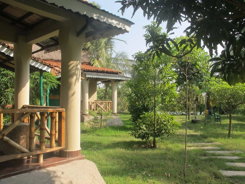 Garten im Dschungel Camp in Sundarbans in Indien