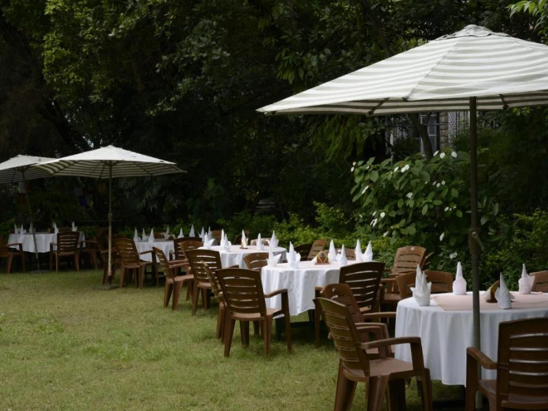 Hotelgarten in Dharamsala in Indien