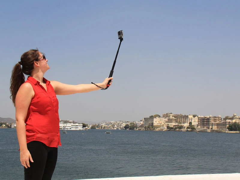 Selfie bei Bootstour in Udaipur über den Pichola See auf Indien Rundreise