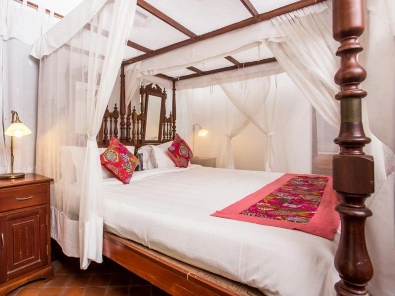 Gemütliches Hotelzimmer in Cochin, Indien