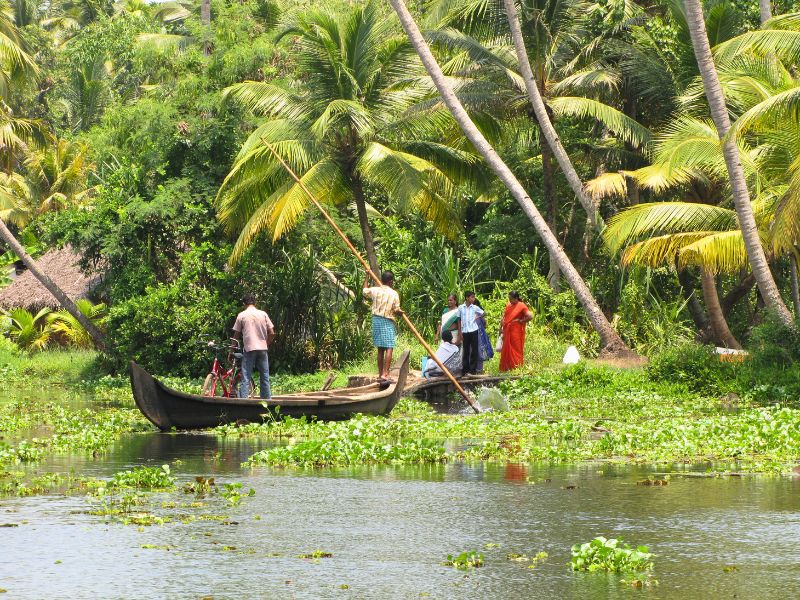 Locals in den Indien Backwaters